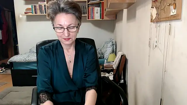 katemodel online show from 09-18-25, 06:15