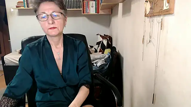 katemodel online show from 10-29-25, 07:54