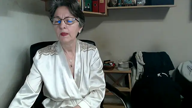 katemodel online show from 12-15-25, 08:29