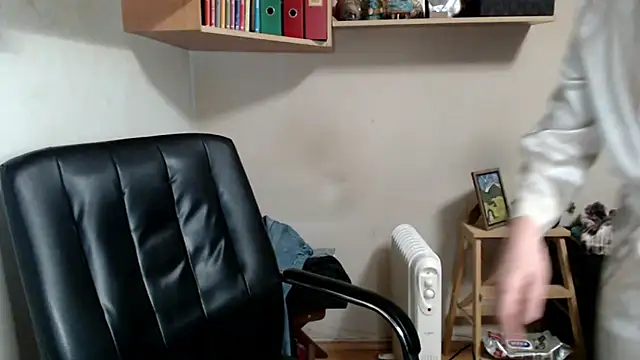 katemodel online show from 02-03-26, 09:47