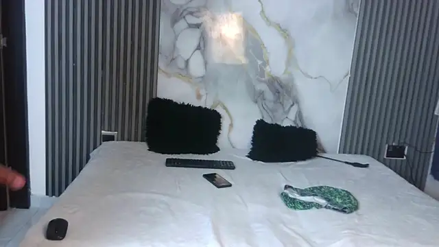 LunandCarlos online show from 04-15-26, 10:10