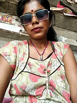 Snapshot of Riyakumari_hot66 chatting on 05-17-26, 10:22 Riyakumari hot66 online show from 05-17-26, 10:22