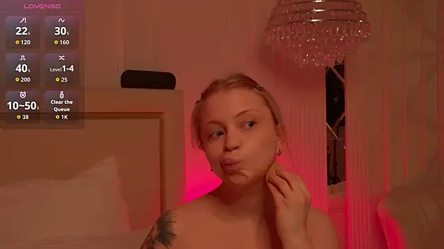 MollyHilton online show from 04-01-26, 07:55