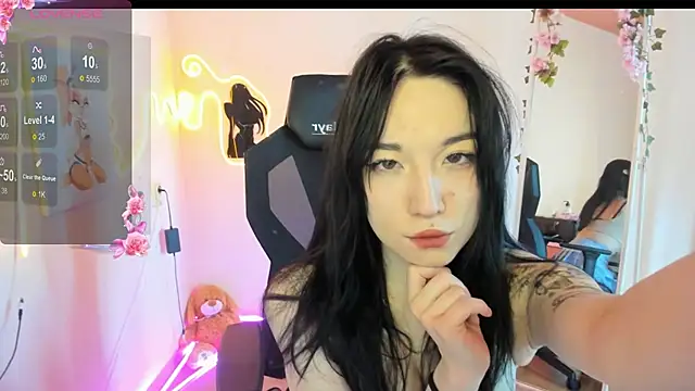 AliceeinWonderlanddd online show from 04-04-26, 02:43