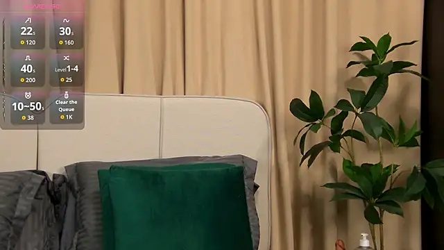 Snapshot of GinaMencee chatting on 02-25-26, 07:45 GinaMencee online show from 02-25-26, 07:45