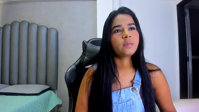 Snapshot of Shirleytaylor- chatting on 02-23-26, 11:18 Shirleytaylor- online show from 02-23-26, 11:18