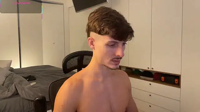 vitoraugustoxxx online show from 03-03-26, 08:26