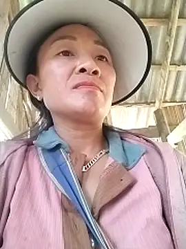 Snapshot of Neoone_1 chatting on 05-05-26, 01:46 Neoone 1 online show from 05-05-26, 01:46
