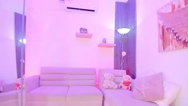 Snapshot of TAHIELA_ chatting on 02-21-26, 10:38 TAHIELA online show from 02-21-26, 10:38