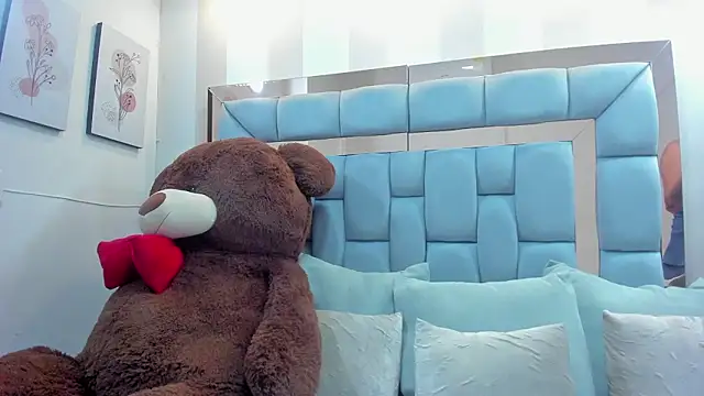 crystalstonee online show from 02-14-26, 07:54