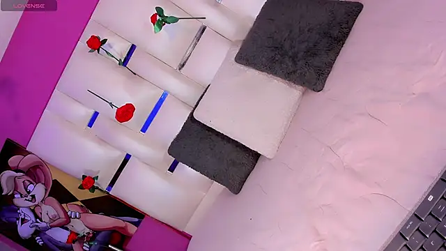 Snapshot of EmmaSweet23 chatting on 02-25-26, 04:11 EmmaSweet23 online show from 02-25-26, 04:11