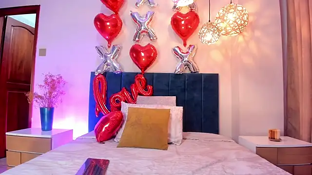 Snapshot of AnnaBroooks chatting on 02-14-26, 12:07 AnnaBroooks online show from 02-14-26, 12:07