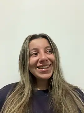 Snapshot of casal_uai chatting on 06-18-26, 12:00 casal uai online show from 06-18-26, 12:00