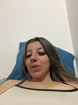 Snapshot of casal_uai chatting on 06-23-26, 11:03 casal uai online show from 06-23-26, 11:03