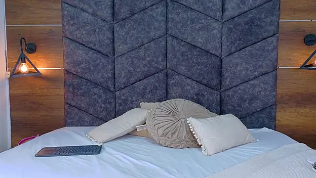 Snapshot of AnnieRouse__ chatting on 02-04-26, 11:49 AnnieRouse online show from 02-04-26, 11:49