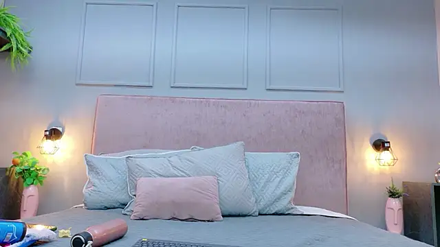 Snapshot of Busty_Zay chatting on 02-17-26, 06:36 Busty Zay online show from 02-17-26, 06:36