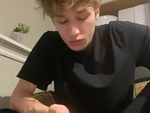 yourwhiteboy1 online show from 06-04-26, 02:28