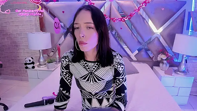 Snapshot of HarperrWest chatting on 02-14-26, 09:00 HarperrWest online show from 02-14-26, 09:00