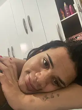 lavinyaalencar22 online show from 02-05-26, 07:07