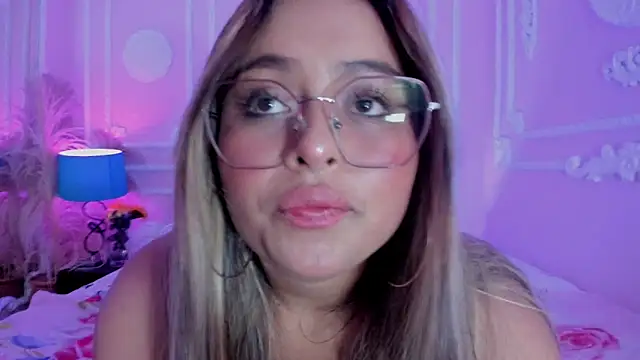 Snapshot of AngellVisen chatting on 02-12-26, 08:04 AngellVisen online show from 02-12-26, 08:04