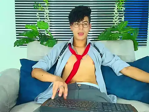 Snapshot of ThiiagoSaeenz chatting on 02-11-26, 04:01 ThiiagoSaeenz online show from 02-11-26, 04:01