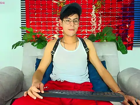 Snapshot of ThiiagoSaeenz chatting on 02-17-26, 02:46 ThiiagoSaeenz online show from 02-17-26, 02:46