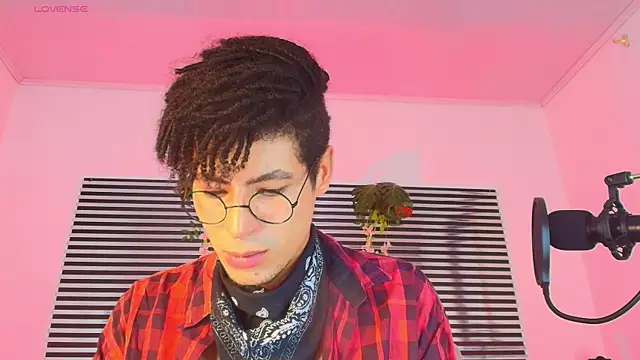ThiiagoSaeenz online show from 05-30-26, 04:48