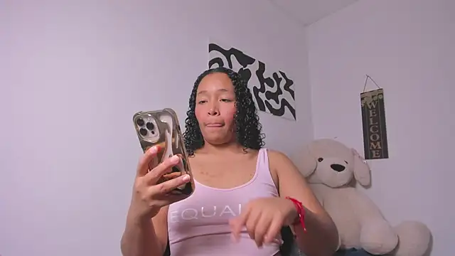 Nia13 online show from 02-24-26, 06:00