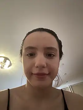 Snapshot of MiaTee chatting on 03-01-26, 02:02 MiaTee online show from 03-01-26, 02:02