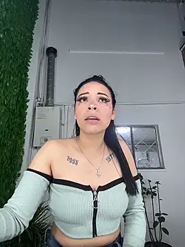 Snapshot of cristal__violetaa chatting on 02-11-26, 03:22 cristal violetaa online show from 02-11-26, 03:22