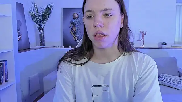 Snapshot of Madison_dolly chatting on 03-01-26, 02:02 Madison dolly online show from 03-01-26, 02:02