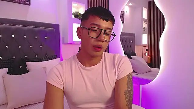 Snapshot of Fancy_Vixen chatting on 02-25-26, 03:16 Fancy Vixen online show from 02-25-26, 03:16