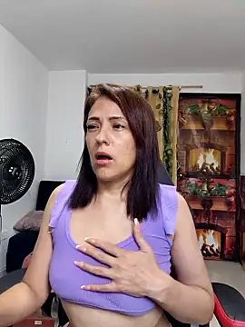 Snapshot of amelie_rose__ chatting on 02-26-26, 07:24 amelie rose online show from 02-26-26, 07:24