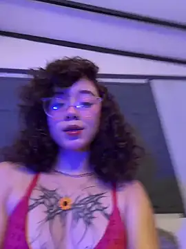 Snapshot of luci_butterfly chatting on 02-11-26, 08:03 luci butterfly online show from 02-11-26, 08:03