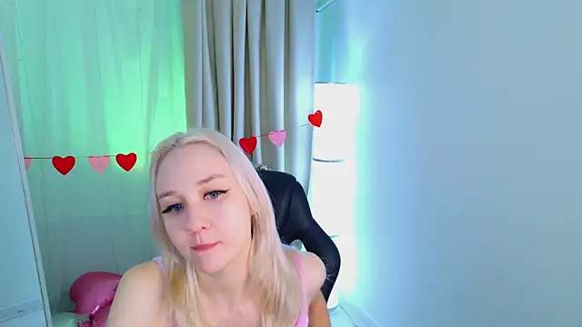 Audrey Kiss online show from 02-16-26, 07:04