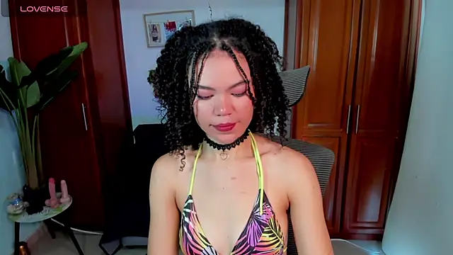 Snapshot of Monic_Bellucci chatting on 02-27-26, 03:12 Monic Bellucci online show from 02-27-26, 03:12