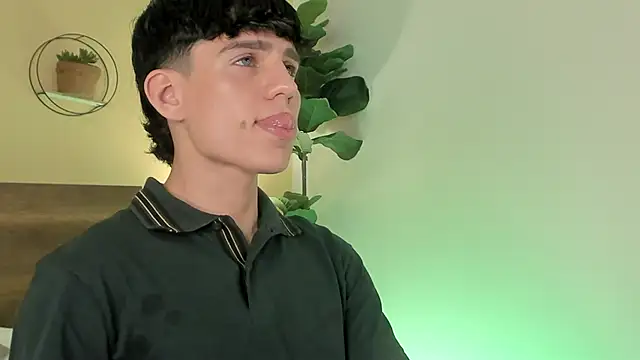 Snapshot of Angel_eros_ chatting on 02-20-26, 06:26 Angel eros online show from 02-20-26, 06:26