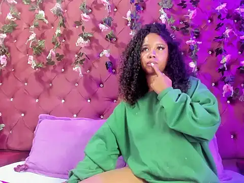 Snapshot of Lunaa_Brunettee chatting on 02-05-26, 03:11 Lunaa Brunettee online show from 02-05-26, 03:11