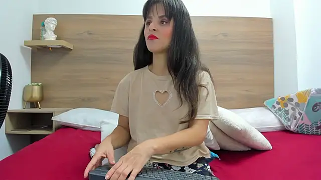 Snapshot of luz-miiaa chatting on 02-23-26, 11:40 luz-miiaa online show from 02-23-26, 11:40