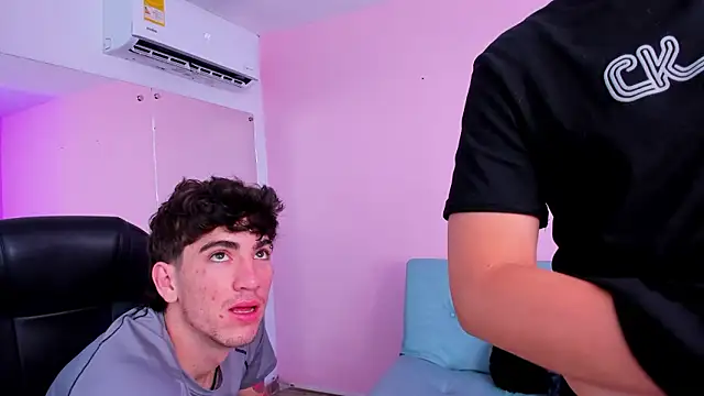 Snapshot of Bad_Boys777 chatting on 02-07-26, 08:23 Bad Boys777 online show from 02-07-26, 08:23