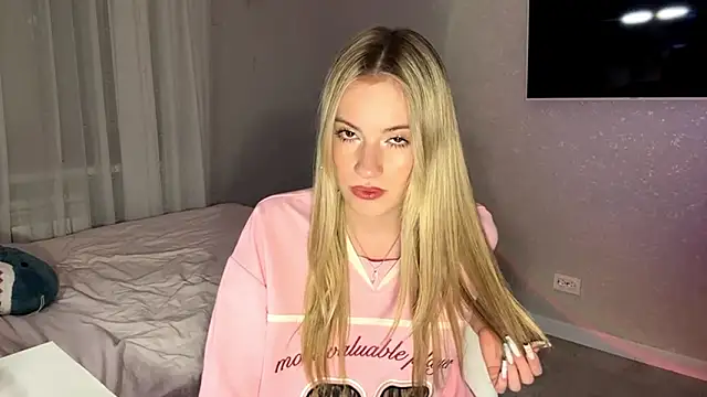 Snapshot of Between_Eeys chatting on 02-02-26, 05:11 Between Eeys online show from 02-02-26, 05:11