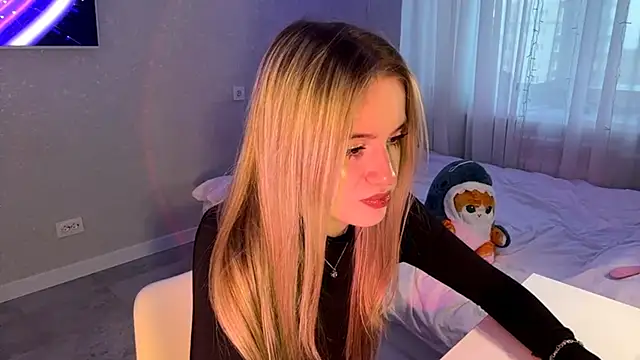 Between Eeys online show from 03-25-26, 03:40