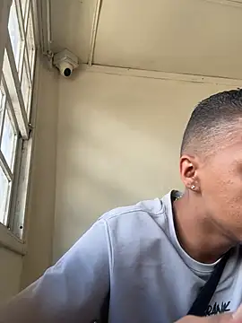 Snapshot of hotboyluxe chatting on 07-11-26, 03:26 hotboyluxe online show from 07-11-26, 03:26