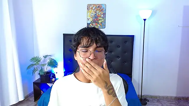 Snapshot of Maecum18 chatting on 02-09-26, 10:14 Maecum18 online show from 02-09-26, 10:14