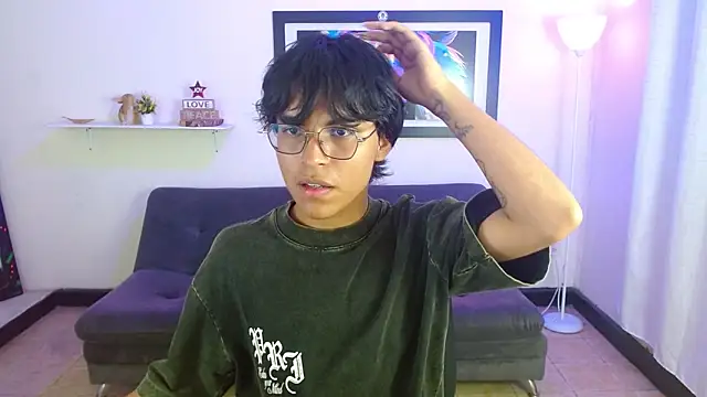 Snapshot of Maecum18 chatting on 03-02-26, 08:59 Maecum18 online show from 03-02-26, 08:59