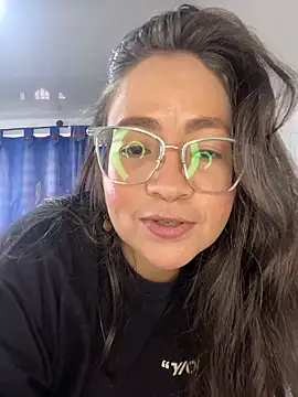 Snapshot of alisbloom chatting on 02-03-26, 05:40 alisbloom online show from 02-03-26, 05:40