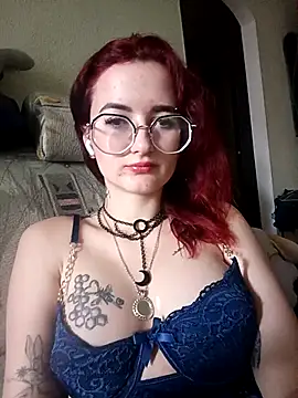 Snapshot of Persefoha chatting on 02-18-26, 11:06 Persefoha online show from 02-18-26, 11:06