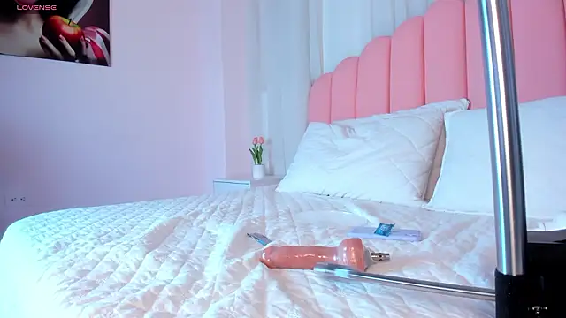 Snapshot of Naty_Rose23 chatting on 02-25-26, 07:07 Naty Rose23 online show from 02-25-26, 07:07