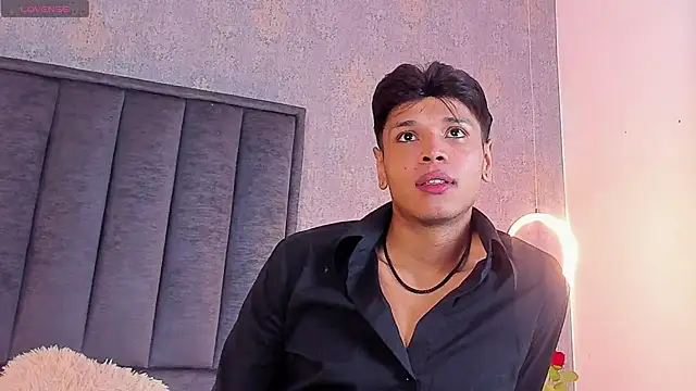 Snapshot of Alejandroo_Montenegro chatting on 07-30-26, 11:04 Alejandroo Montenegro online show from 07-30-26, 11:04