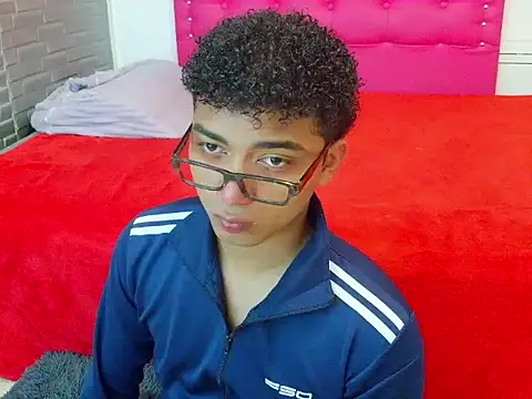 Snapshot of philipsex28 chatting on 02-05-26, 07:29 philipsex28 online show from 02-05-26, 07:29